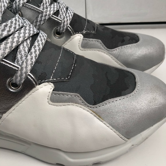 Cute white wedge tennis shoes! - Picture 7 of 8